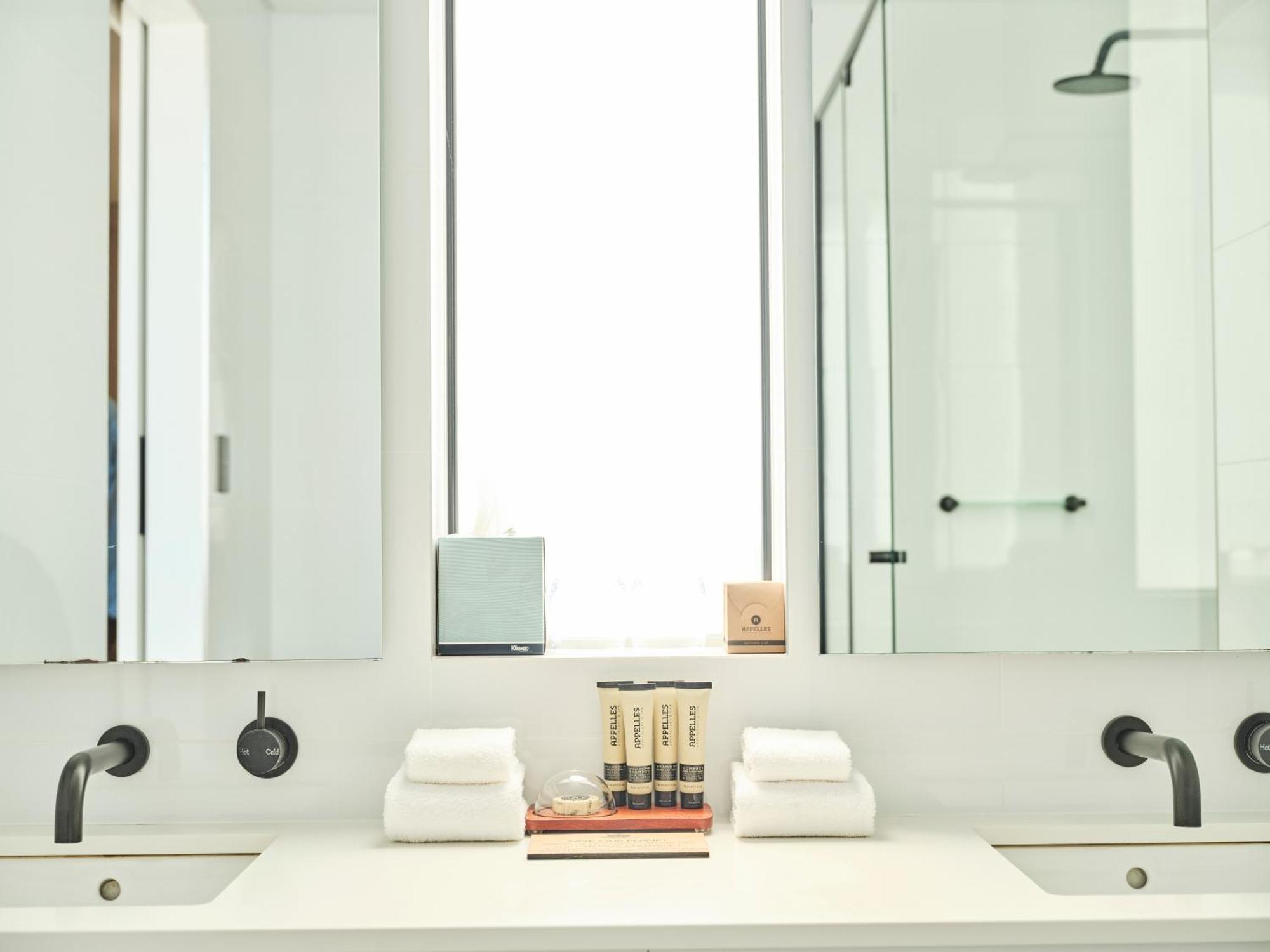 West Swan Maya Maya At Mandoon Estate מראה חיצוני תמונה Bathroom