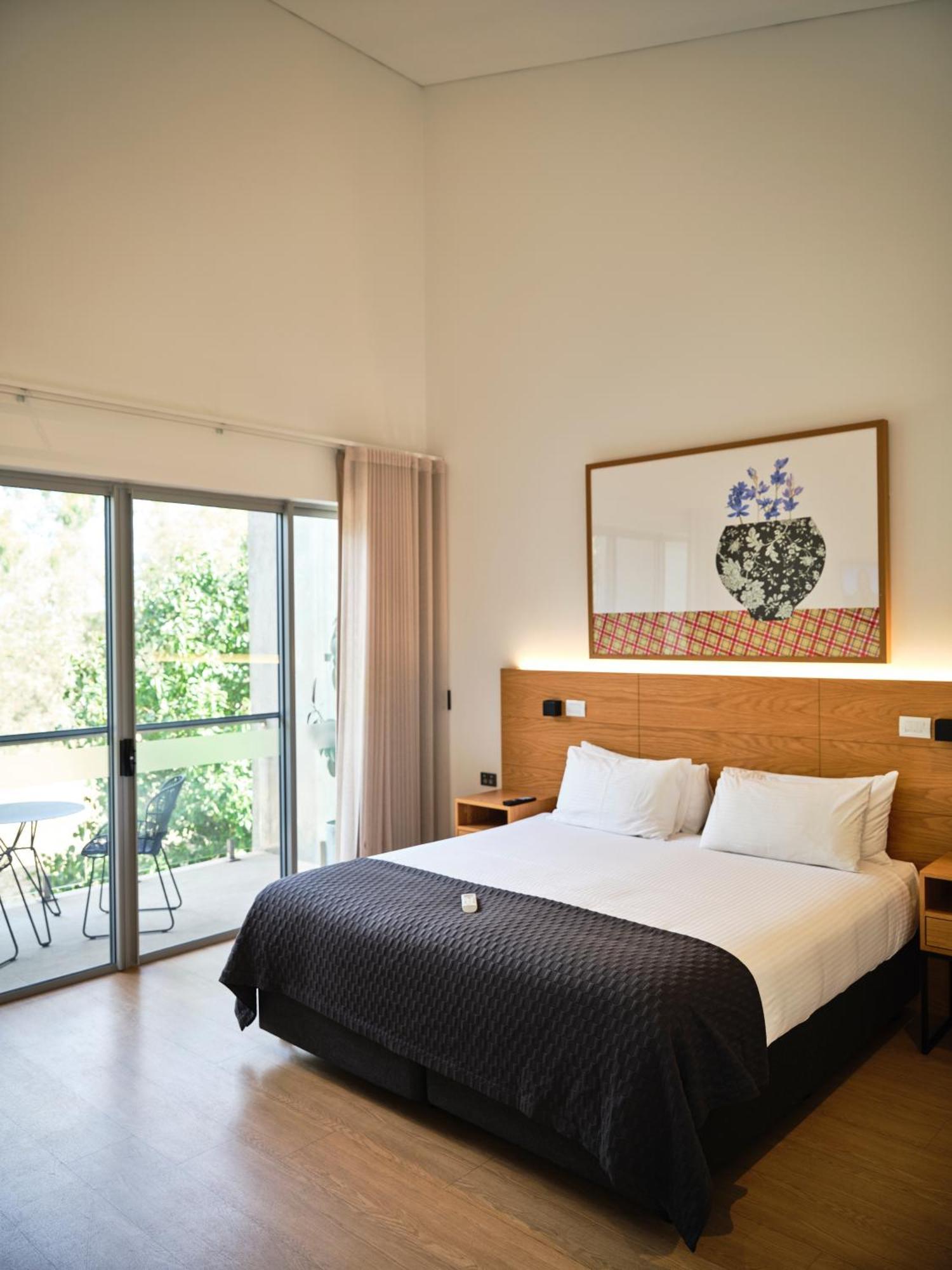 West Swan Maya Maya At Mandoon Estate מראה חיצוני תמונה A bedroom at the hotel