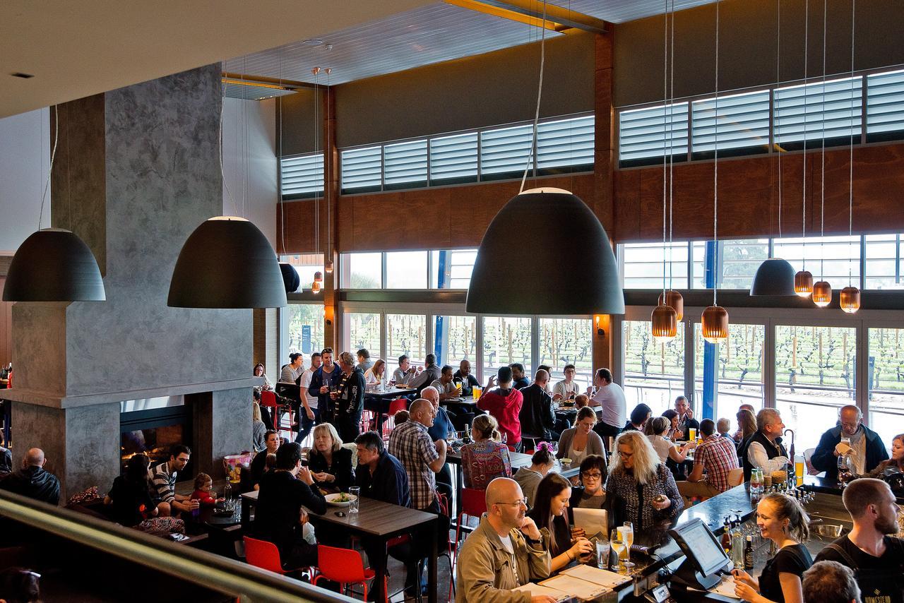West Swan Maya Maya At Mandoon Estate מראה חיצוני תמונה The interior of the restaurant